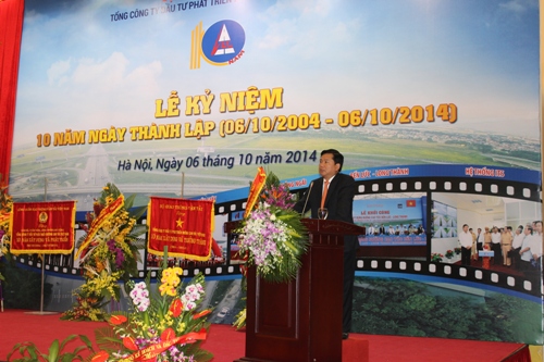 Bộ trưởng Đinh La Thăng ph&aacute;t biểu tại buổi lễ