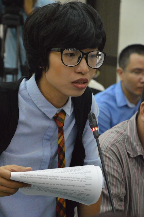 Ph&oacute;ng vi&ecirc;n B&aacute;o Tổ quốc đặt c&acirc;u hỏi về vốn triển khai dự &aacute;n với l&atilde;nh đạo Bộ GTVT