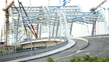 V&ograve;m th&eacute;p cầu Đ&ocirc;ng Tr&ugrave; được những người thợ CIENCO1 thi c&ocirc;ng đạt chất lượng với mỹ thuật cao