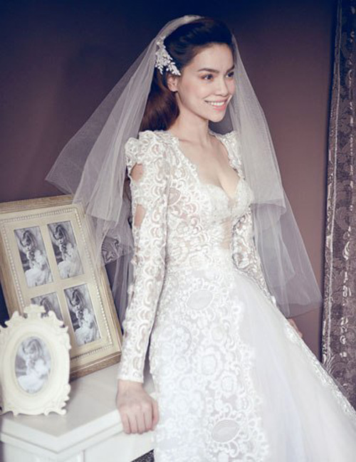 Nhưng nhiền fans của cặp đ&ocirc;i l&ecirc;n tiếng cho rằng cặp đ&ocirc;i n&eacute; tr&aacute;nh chụp h&igrave;nh chung l&agrave; bởi kh&ocirc;ng muốn bị mọi soi m&oacute;i qu&aacute; nhiều chuyện đời tư. Cũng c&oacute; thể, c&ocirc; vẫn chụp với chồng nhưng kh&ocirc;ng chia sẻ với c&ocirc;ng ch&uacute;ng m&agrave; th&ocirc;i. Sau nhiều tin đồn đổ vỡ, Cường Đ&ocirc; la v&agrave; Hồ Ngọc H&agrave; vẫn b&ecirc;n nhau cũng đủ để minh chứng t&igrave;nh y&ecirc;u của họ.