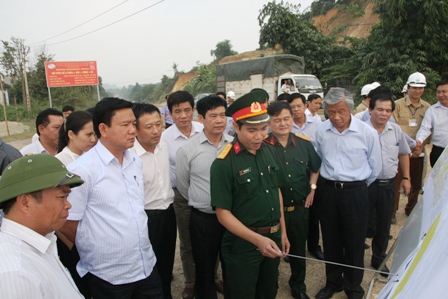 Bộ trưởng Đinh La Thăng chưa bằng l&ograve;ng với c&aacute;ch triển khai dự &aacute;n của nh&agrave; đầu tư