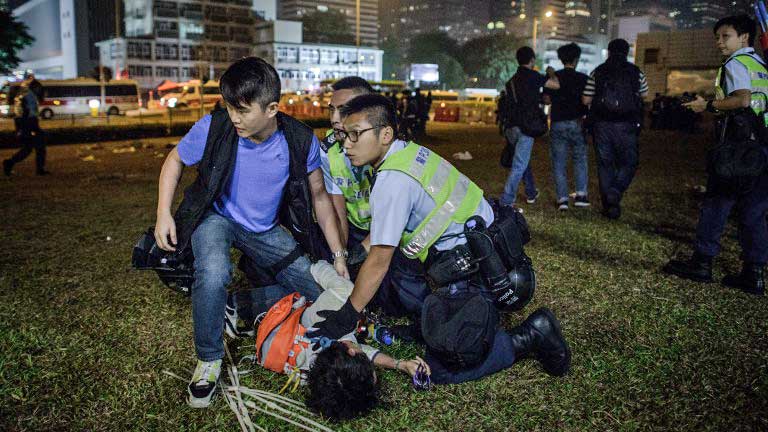 Trong s&aacute;ng ng&agrave;y h&ocirc;m nay, 45 người biểu t&igrave;nh đ&atilde; bị bắt giữ