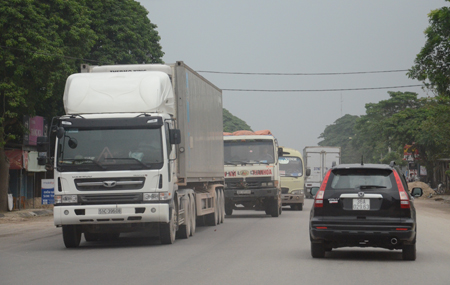 Dự &aacute;n n&acirc;ng cấp mở rộng QL 1A đoạn Tp Thanh H&oacute;a - Nghệ An đ&atilde; cơ bản ho&agrave;n th&agrave;nh qu&aacute; tr&igrave;nh thảm b&ecirc; t&ocirc;ng nhựa lớp 1