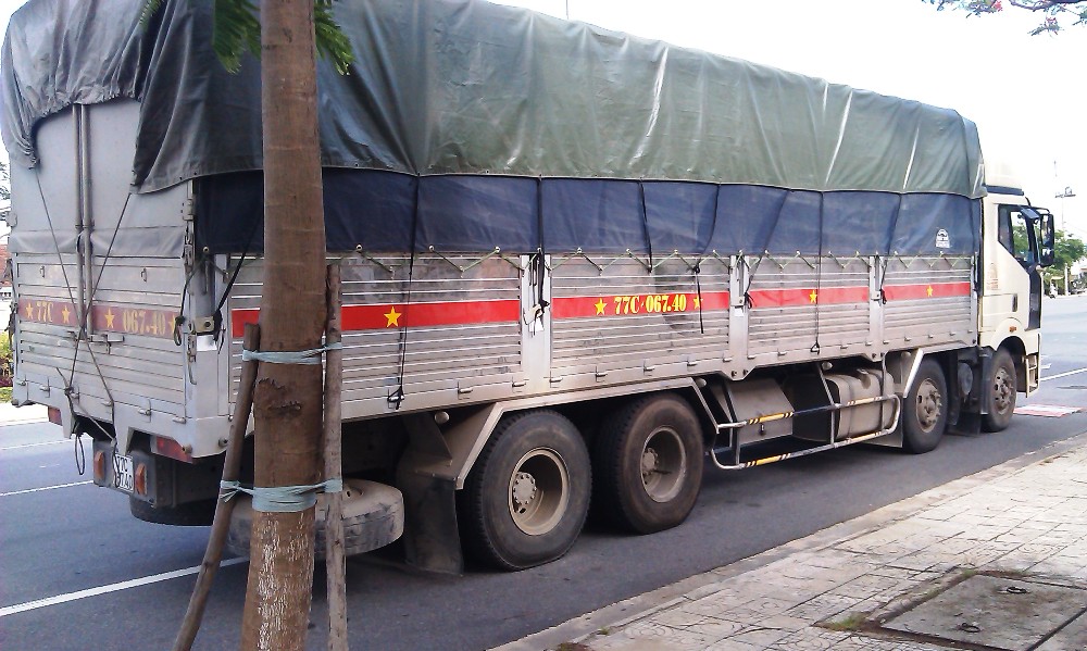 Xe tải BKS 77C-067.40 chở qu&aacute; tải tr&ecirc;n 300% vẫn lọt trạm c&acirc;n nhiều tỉnh. Ảnh CSGT Đ&agrave; Nẵng cung cấp