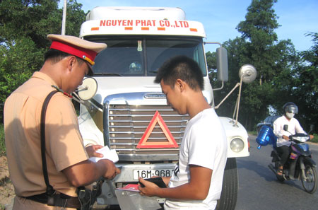 C&aacute;c địa phương kiến nghị được giữ lại 100% kinh ph&iacute; xử phạt ATGT