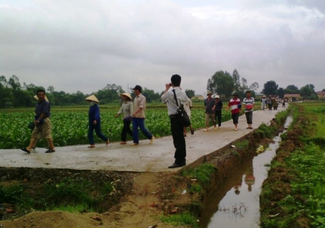 Theo hợp đồng, tuyến đường giao th&ocirc;ng nội đồng của th&ocirc;n Mật Th&ocirc;n c&oacute; chiều d&agrave;i 540m