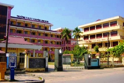 Trường THPT chuy&ecirc;n Lam Sơn