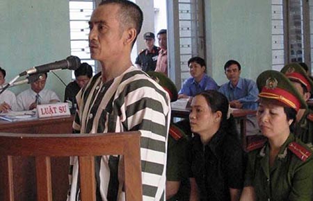 Bị c&aacute;o Huỳnh Văn N&eacute;n tại phi&ecirc;n t&ograve;a sơ thẩm 14 năm về trước