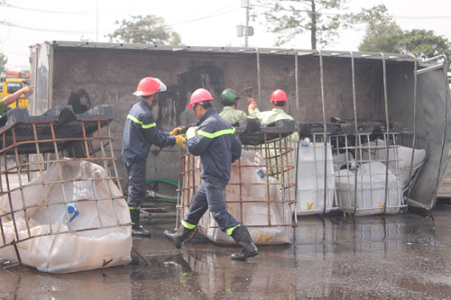 Hơn 2h đồng hồ sau, sự cố tr&ecirc;n mới được khắc phục xong.