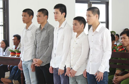 C&aacute;c đối tượng giết người, đốt x&aacute;c tại t&ograve;a