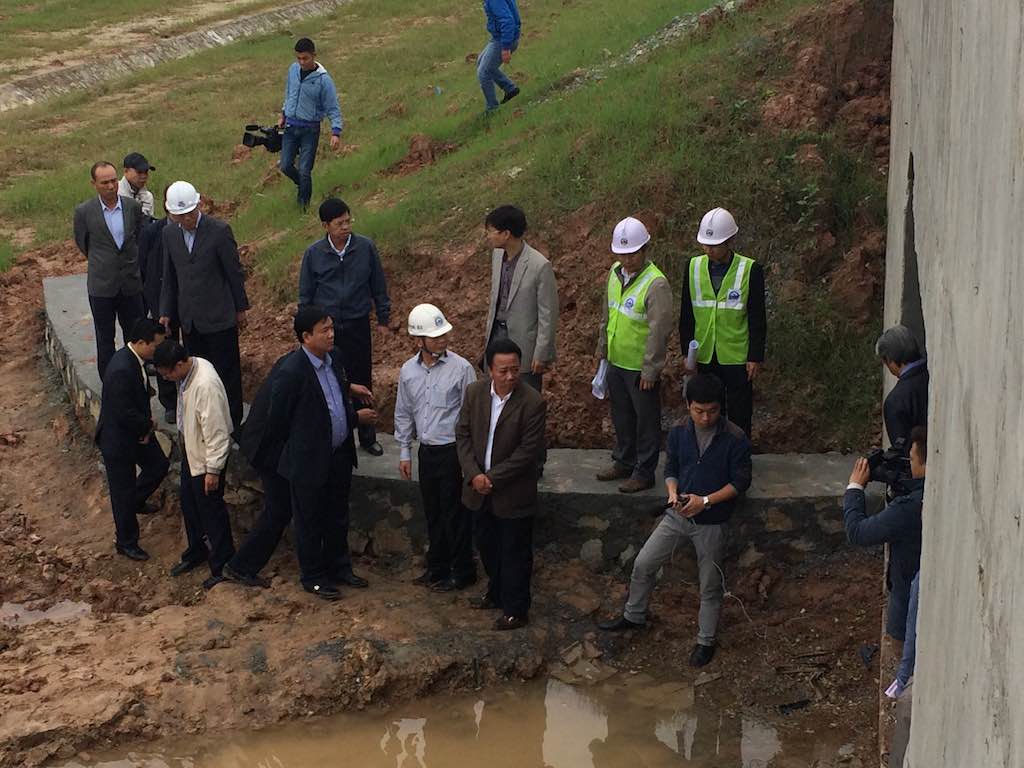 Bộ trưởng trực tiếp xuống kiểm tra hầm chui d&acirc;n sinh tại km3+200