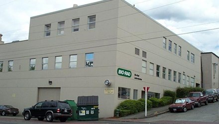 Trụ sở c&ocirc;ng ty Bio-Rad tại th&agrave;nh phố Seattle, bang Washington, Mỹ. 