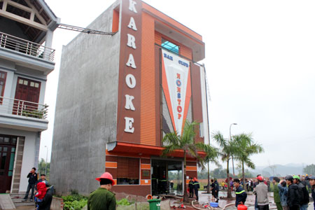 Qu&aacute;n karaoke nơi xảy ra vụ ch&aacute;y (Ảnh: B&aacute;o Lạng Sơn)