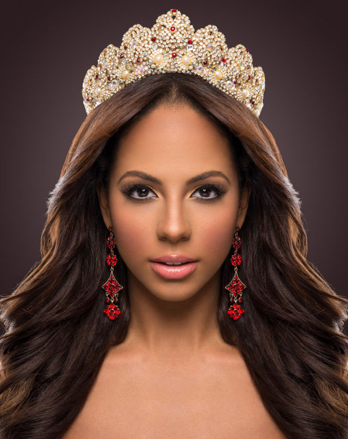 Vẻ đẹp Latin c&agrave;ng ngắm c&agrave;ng cuốn h&uacute;t của Valerie Hernandez