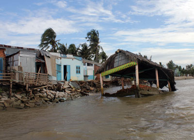 UBND TPHCM chỉ đạo huyện Cần Giờ khẩn trương di dời 17 hộ d&acirc;n khỏi khu vực sạt lở 