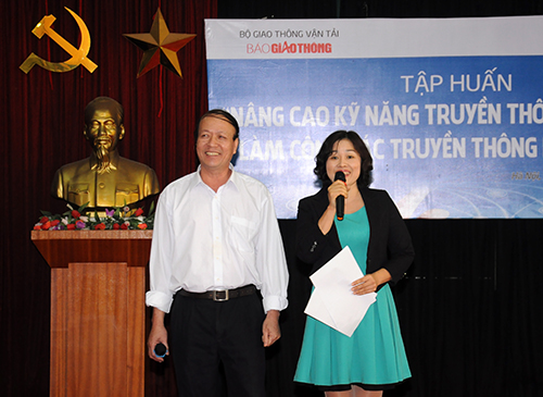 Học vi&ecirc;n L&ecirc; Tuấn Khanh, Ph&oacute; Ch&aacute;nh văn ph&ograve;ng Ban QLDA Đường sắt v&agrave; Nguyễn Thanh Thọ, Ban Tuy&ecirc;n gi&aacute;o C&ocirc;ng đo&agrave;n Ng&agrave;nh GTVT n&ecirc;u quan điểm của m&igrave;nh đối với truyền th&ocirc;ng