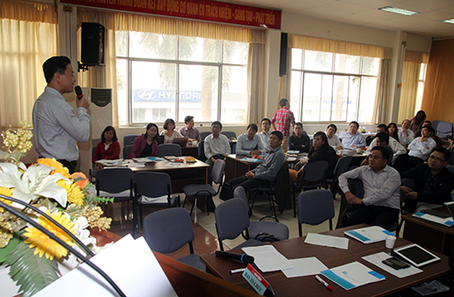 C&aacute;c học vi&ecirc;n chăm ch&uacute; lắng nghe nhằm tiếp thu những kiến thức, kinh nghiệm bổ &iacute;ch để vận dụng v&agrave;o c&ocirc;ng t&aacute;c truyền th&ocirc;ng tại đơn vị m&igrave;nh đang c&ocirc;ng t&aacute;c.