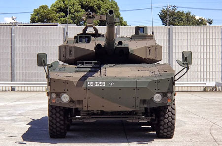 Xe được trang bị hệ thống điều khiển hỏa lực hiện đại, m&aacute;y t&iacute;nh đường đạn kỹ thuật số. Chỉ huy v&agrave; ph&aacute;o thủ được trang bị hệ thống quan s&aacute;t v&agrave; chỉ thị mục ti&ecirc;u ảnh nhiệt c&oacute; khả năng hoạt động bất kể ng&agrave;y đ&ecirc;m.