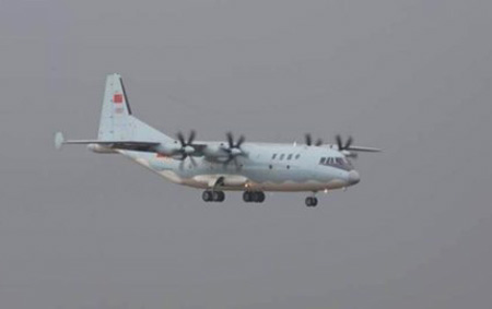 Máy bay vận tải Y-9 Trung Quốc đến Triển lãm hàng không Chu Hải 2014