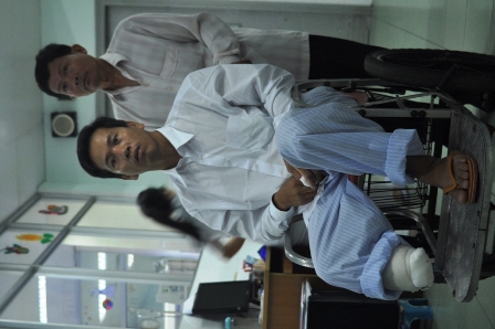  Anh Nam thức cả đ&ecirc;m để từ An Giang l&ecirc;n S&agrave;i G&ograve;n đ&oacute;n con, ng&oacute;ng chờ gi&acirc;y ph&uacute;t được bế tr&ecirc;n tay đứa con trai sơ sinh nhưng gương mặt người bố vẫn buồn ngơ ng&aacute;c