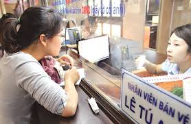 Trong giai đoạn 1, h&agrave;nh kh&aacute;ch vẫn phải ra ga lấy v&eacute; t&agrave;u sau khi đ&atilde; đặt chỗ v&agrave; thanh to&aacute;n th&agrave;nh c&ocirc;ng qua bưu điện hoặc ng&acirc;n h&agrave;ng