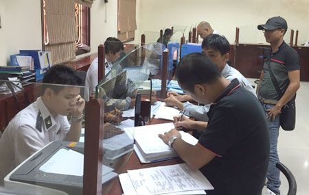 Giải quyết thủ tục h&agrave;nh ch&iacute;nh tại bộ phận &ldquo;một cửa&rdquo; Cảng vụ Hải Ph&ograve;ng
