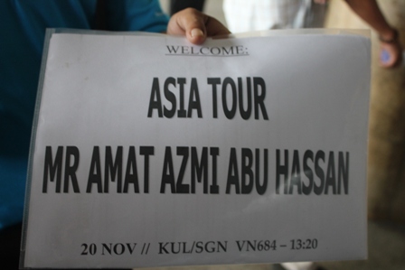 Họ hoang mang v&igrave; kh&ocirc;ng biết những chuyến bay chở người th&acirc;n của họ kh&ocirc;ng biết khi n&agrave;o tới