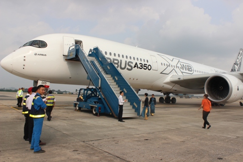 M&aacute;y bay A350 XWB l&agrave; d&ograve;ng m&aacute;y bay th&acirc;n rộng h&agrave;ng đầu của Airbus