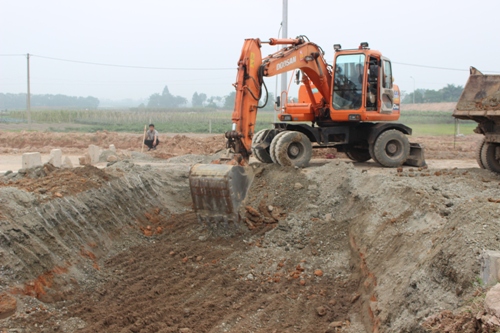 Cienco 4 ngay lập tức đ&atilde; tập trung m&aacute;y m&oacute;c, thiết bị để thi c&ocirc;ng