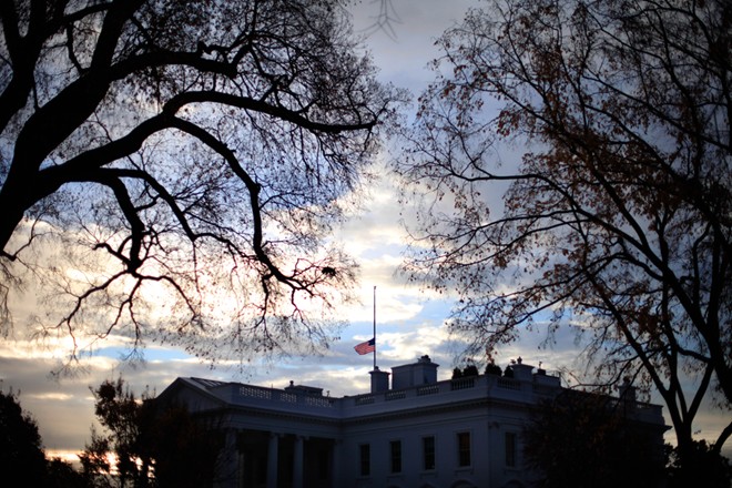 Tổng thống Barack Obama y&ecirc;u cầu hạ cờ tại Nh&agrave; Trắng v&agrave;o ng&agrave;y 22/11/2013 để tưởng niệm 50 năm vụ &aacute;m s&aacute;t Tổng thống Kennedy xảy ra.