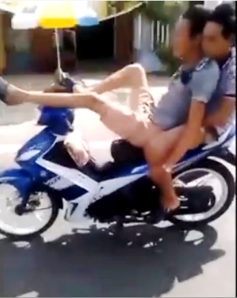 Theo l&atilde;nh đạo PC67 Quảng Nam, h&agrave;nh vi mang t&iacute;nh nguy hiểm, đe dọa đến t&iacute;nh mạng của cả người điều khiển v&agrave; người kh&aacute;c, cần xử l&yacute; nghi&ecirc;m. Ảnh cắt từ clip