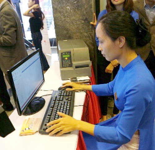 Từ 1/12/2014, VNR sẽ b&aacute;n v&eacute; t&agrave;u Tết qua hệ thống b&aacute;n v&eacute; điện tử&nbsp;