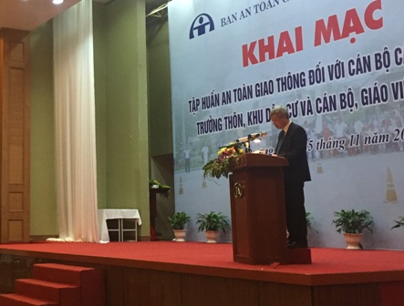 L&atilde;nh đạo Sở GTVT Hải Dương ph&aacute;t biểu khai mạc buổi tập huấn