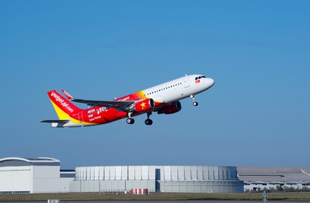 Ông Khánh cho biết Ngay trong năm nay, Vietjet sẽ nhận 2-3 máy bay. Các năm sau, mỗi năm Vietjet sẽ nhận từ 6-12 máy bay. Ngoài ra Vietjet sẽ thuê thêm số máy bay còn thiếu so với kế hoạch