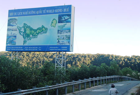 Đường v&agrave;o khu du lịch nghỉ dưỡng World Shine - Huế