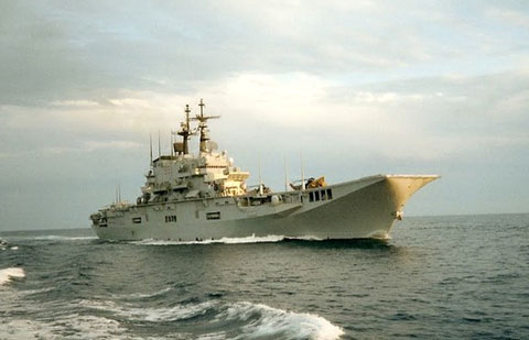 Giuseppe Garibaldi số hiệu 551 của Hải qu&acirc;n Italia ch&iacute;nh l&agrave; t&agrave;u s&acirc;n bay nhỏ nhất ch&acirc;u &Acirc;u v&agrave; thứ 2 thế giới, chỉ lớn hơn chiếc Chakri Naruebet của Th&aacute;i Lan một ch&uacute;t.