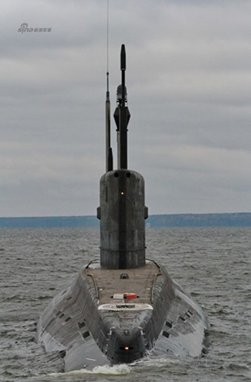 B-237 Rostov-on-Don l&agrave; chiếc t&agrave;u ngầm Project 636.3 thứ 2 được nh&agrave; m&aacute;y đ&oacute;ng t&agrave;u Admiralty Verfi đ&oacute;ng cho Hải qu&acirc;n Nga. Chiếc n&agrave;y được hạ thủy ng&agrave;y 26/6/2014, sau đ&oacute; tiếp tục ho&agrave;n thiện kiến tr&uacute;c thượng tầng trước khi ra biển thử nghiệm.