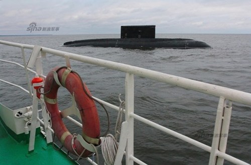 Về hỏa lực, biến thể nội địa sẽ được trang bị 8 t&ecirc;n lửa ph&ograve;ng kh&ocirc;ng tầm thấp v&agrave; t&ecirc;n lửa h&agrave;nh tr&igrave;nh diệt hạm tốc độ si&ecirc;u &acirc;m 3M-54 đạt tầm ph&oacute;ng tới 400-600km (biến thể xuất khẩu chỉ l&agrave; 220km).