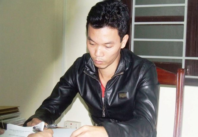 Đối tượng Trần L&ecirc; Đức, kẻ cầm đầu đường d&acirc;y b&aacute;n ch&iacute;p gian lận xăng dầu đ&atilde; bị C&ocirc;ng an tỉnh Nghệ An khởi tố