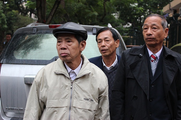 7.&Ocirc;ng L&ecirc; Văn Viễn &ndash; bố chị Huyền b&agrave;y tỏ mong muốn phi&ecirc;n t&ograve;a lần n&agrave;y sẽ x&eacute;t xử nghi&ecirc;m minh, đ&uacute;ng người, đ&uacute;ng tội