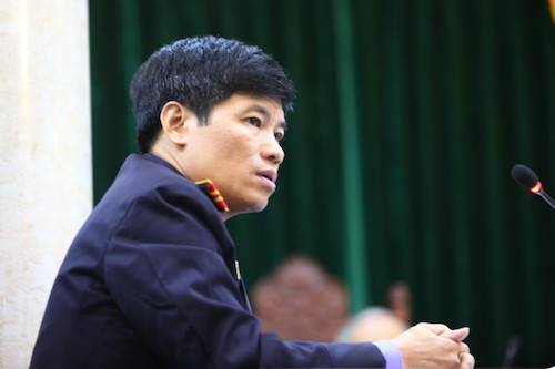 Đại diện VKS hỏi c&aacute;c bị c&aacute;o v&agrave; nh&acirc;n chứng về việc quản l&yacute; t&agrave;i sản của chị Huyền