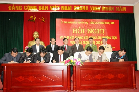 C&aacute;c doanh nghiệp cam kết kh&ocirc;ng bốc xếp, kh&ocirc;ng chở h&agrave;ng qu&aacute; tải