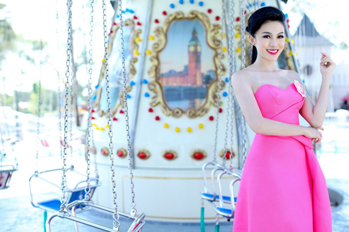 L&ecirc; Thị Ng&acirc;n H&agrave; (số b&aacute;o danh 123). C&ocirc; l&agrave; sinh vi&ecirc;n hệ cao đẳng của Đại học C&ocirc;ng nghệ TP HCM. Người đẹp năm nay 21 tuổi đến từ Gia Lai. C&ocirc; cao 1,70 m, nặng 50 kg, số đo 81-63-92. 