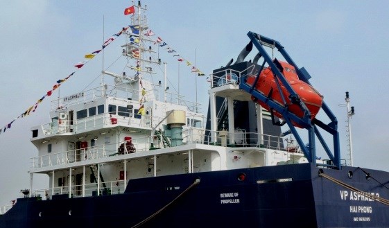 T&agrave;u VP ASPHALT 2: Ảnh: Vietnam MRCC cung cấp.