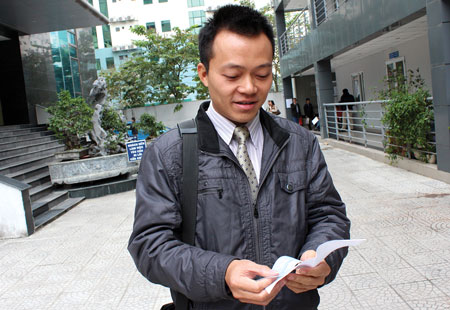 Anh Hạnh phấn khởi v&igrave; chỉ mất hơn 30 ph&uacute;t l&agrave; ho&agrave;n th&agrave;nh thủ tục đổi GPLX qua mạng