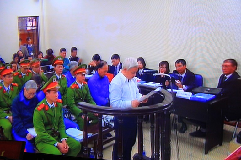 To&agrave;n cảnh phi&ecirc;n t&ograve;a x&eacute;t xử ph&uacute;c thẩm ng&agrave;y 11/12.