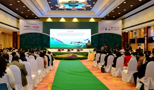 H&agrave;ng trăm đại biểu trong nước v&agrave; quốc tế đ&atilde; tới dự hội thảo