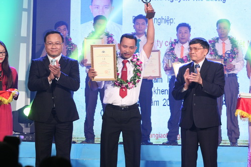Anh Lu&ocirc;ng 2 năm li&ecirc;n tiếp đạt danh hiệu V&ocirc; Lăng V&agrave;ng