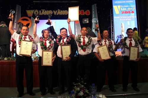 Vinasun 2 năm li&ecirc;n tiếp đạt giải V&ocirc; Lăng V&agrave;ng c&aacute; nh&acirc;n v&agrave; tập thể