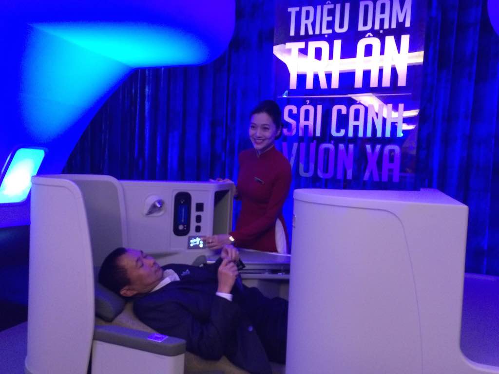 Khách VIP của Vietnam Airlines trải nghiệm dịch vụ khoang hạng C trên máy bay Airbus A350